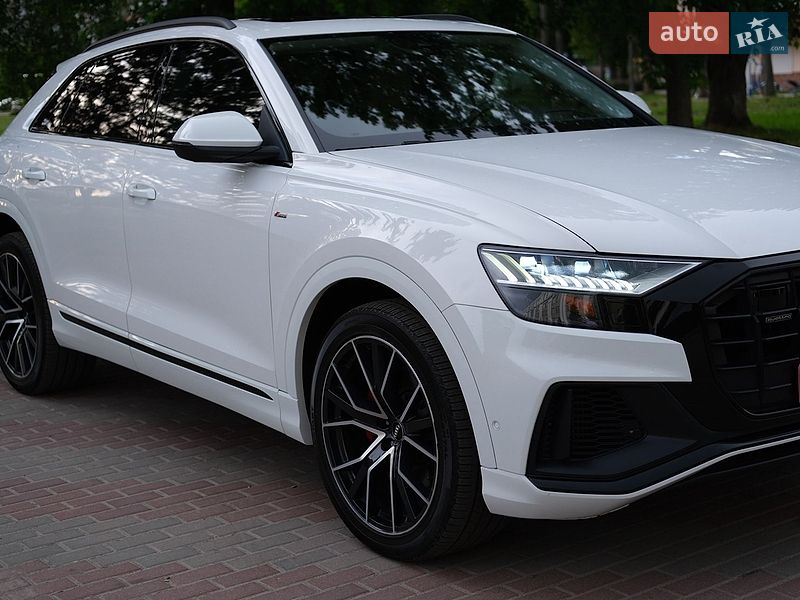 Внедорожник / Кроссовер Audi Q8 2019 в Сумах