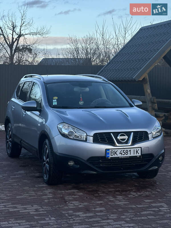 Внедорожник / Кроссовер Nissan Qashqai+2 2012 в Сарнах