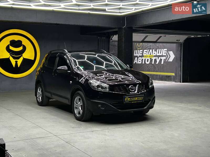 Внедорожник / Кроссовер Nissan Qashqai 2011 в Черновцах