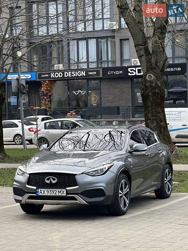 Позашляховик / Кросовер Infiniti QX30 2017 в Ужгороді