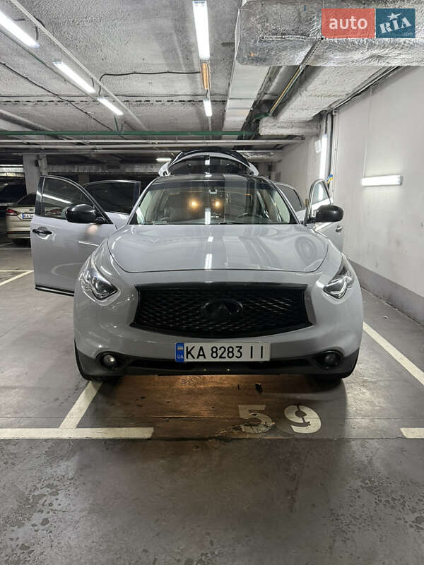 Внедорожник / Кроссовер Infiniti QX70 2017 в Киеве