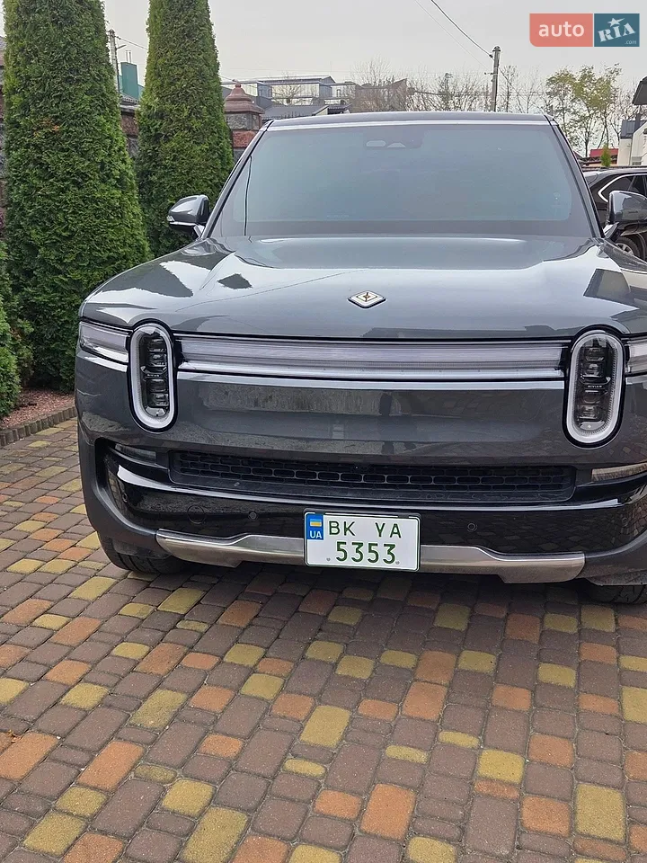 Rivian R1S 2024 photo 3