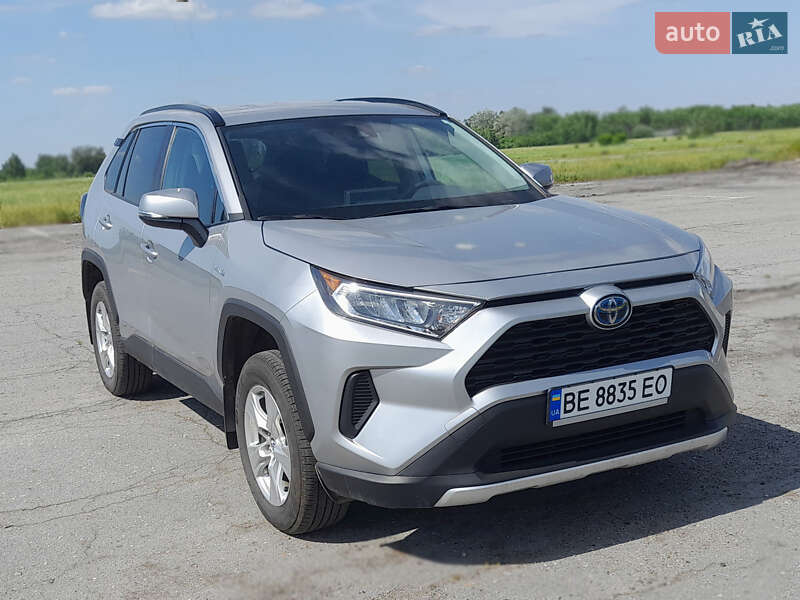 Внедорожник / Кроссовер Toyota RAV4 2020 в Первомайске