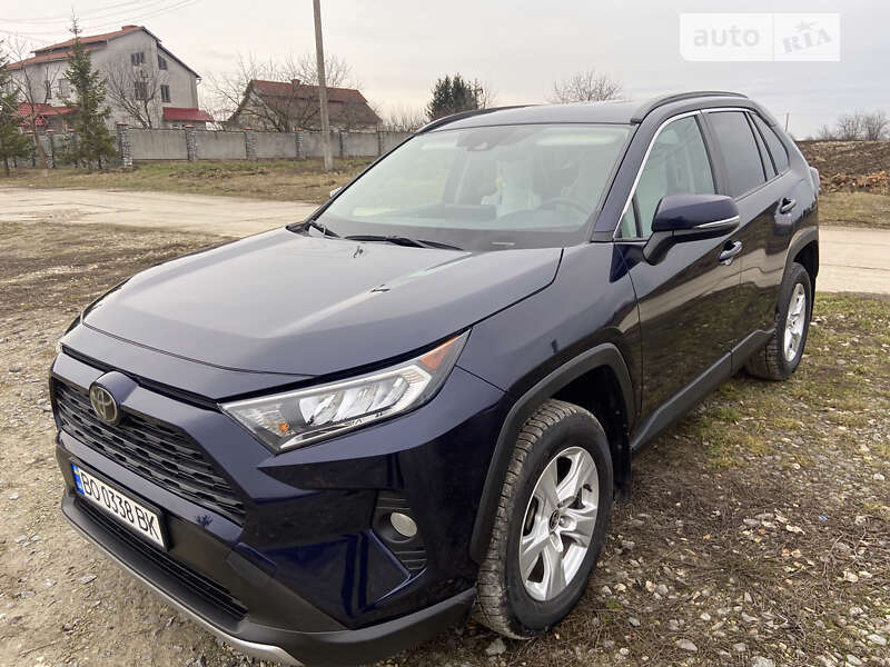 Позашляховик / Кросовер Toyota RAV4 2021 в Тернополі