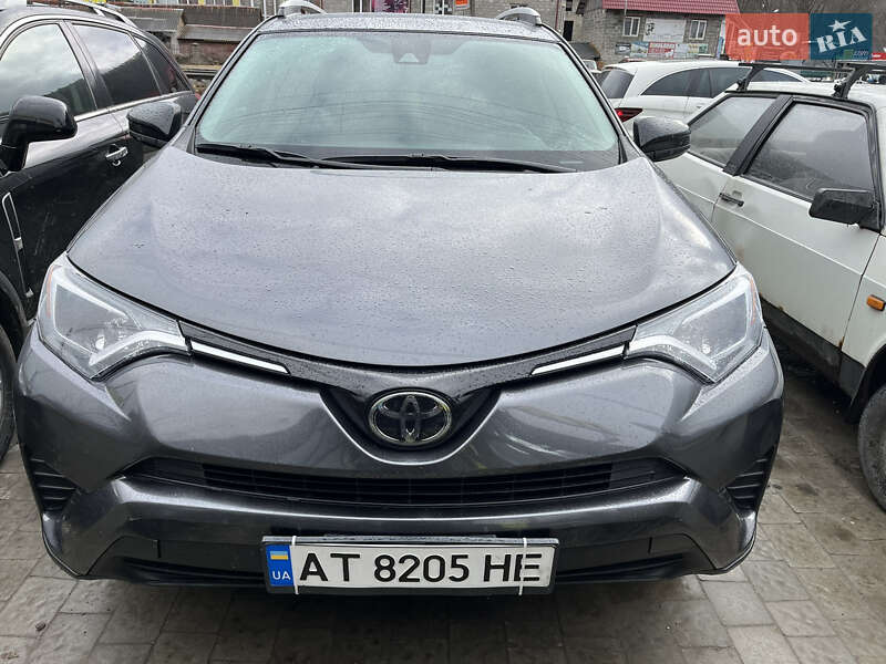 Внедорожник / Кроссовер Toyota RAV4 2018 в Яремче