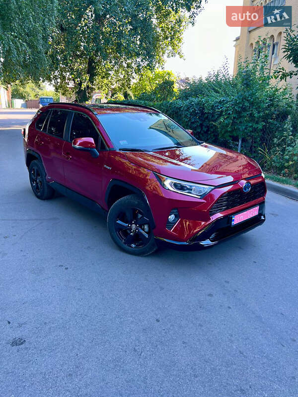 Внедорожник / Кроссовер Toyota RAV4 2021 в Фастове