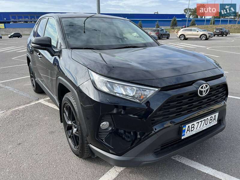Позашляховик / Кросовер Toyota RAV4 2020 в Вінниці