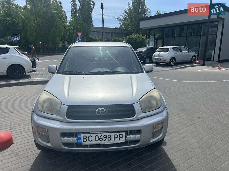 Внедорожник / Кроссовер Toyota RAV4 2003 в Чернигове
