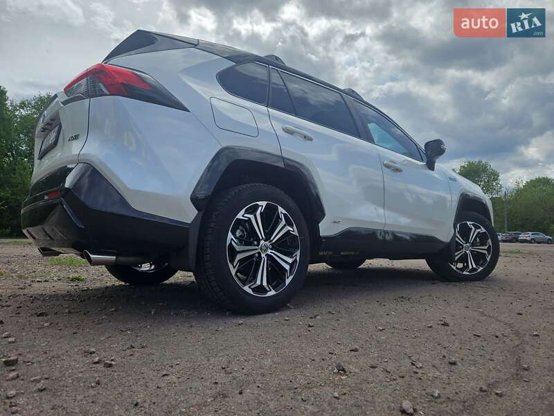 Внедорожник / Кроссовер Toyota RAV4 2021 в Нежине