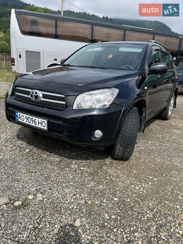Внедорожник / Кроссовер Toyota RAV4 2006 в Рахове