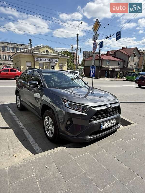 Внедорожник / Кроссовер Toyota RAV4 2021 в Тернополе
