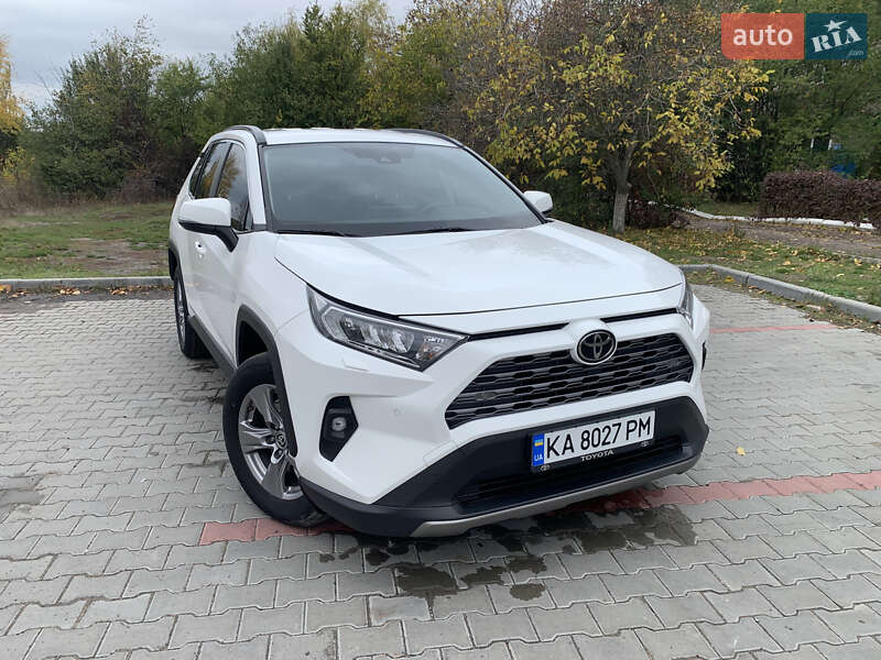 Внедорожник / Кроссовер Toyota RAV4 2022 в Подольске