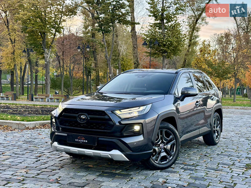 Внедорожник / Кроссовер Toyota RAV4 2022 в Киеве