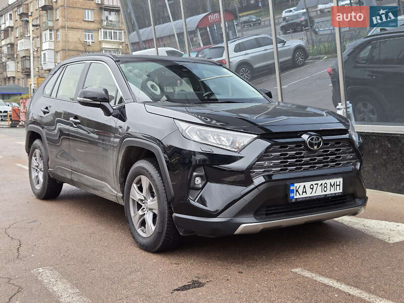 Внедорожник / Кроссовер Toyota RAV4 2023 в Киеве