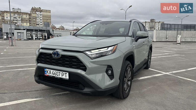 Внедорожник / Кроссовер Toyota RAV4 2023 в Киеве