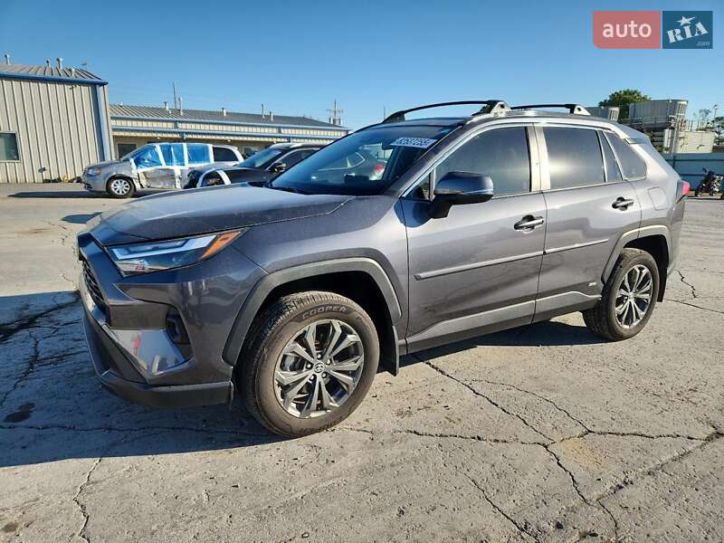 Внедорожник / Кроссовер Toyota RAV4 2023 в Киеве