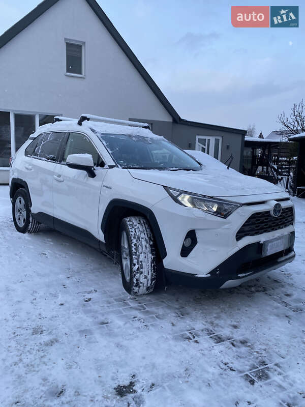 Позашляховик / Кросовер Toyota RAV4 2020 в Житомирі