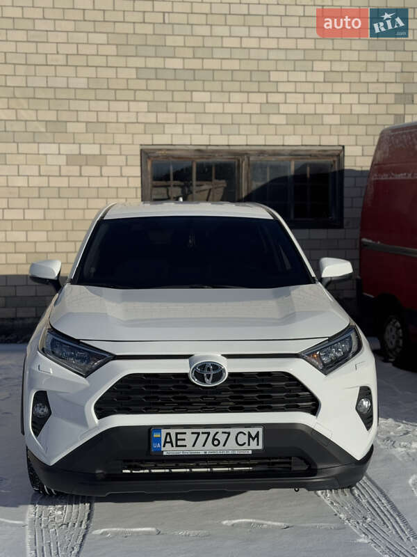 Позашляховик / Кросовер Toyota RAV4 2020 в Полтаві