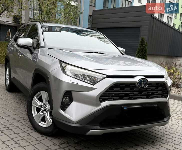 Позашляховик / Кросовер Toyota RAV4 2020 в Дніпрі