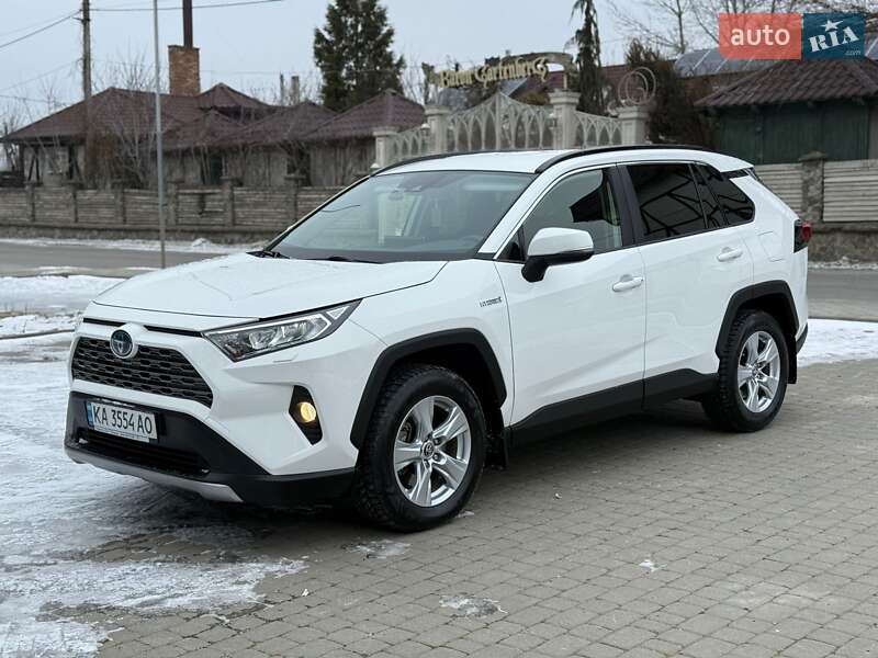 Внедорожник / Кроссовер Toyota RAV4 2020 в Черновцах