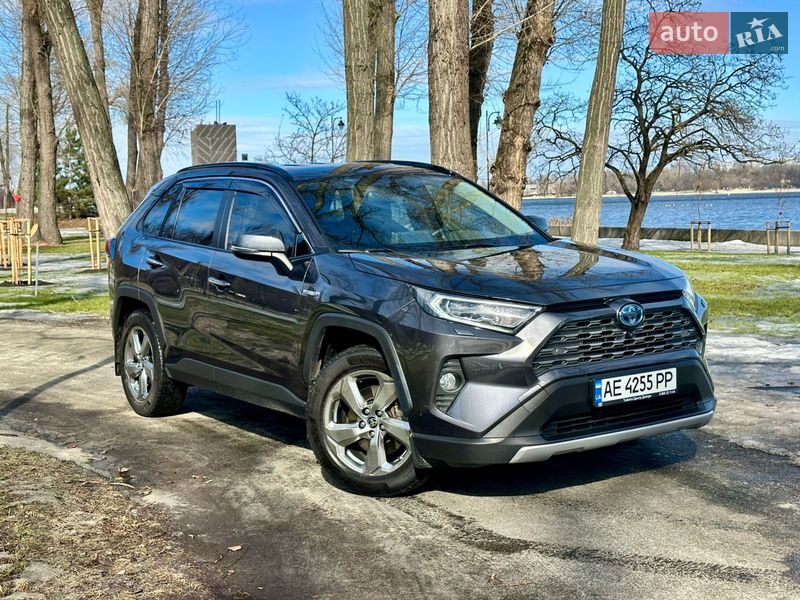 Внедорожник / Кроссовер Toyota RAV4 2021 в Киеве