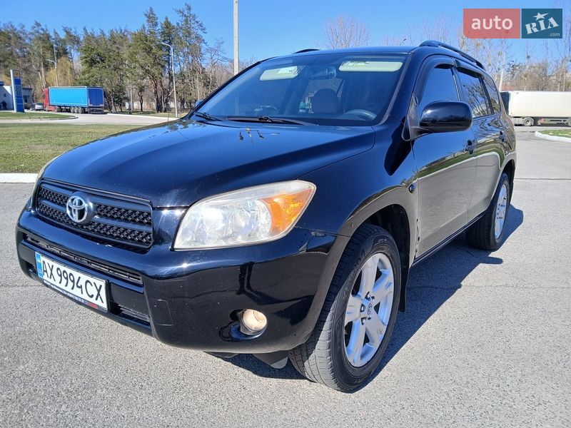 Внедорожник / Кроссовер Toyota RAV4 2006 в Харькове