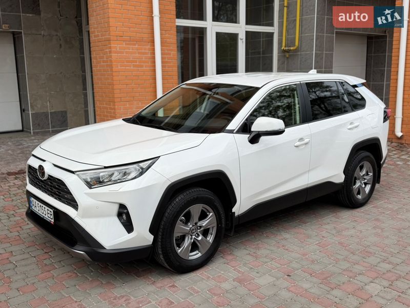 Внедорожник / Кроссовер Toyota RAV4 2022 в Киеве