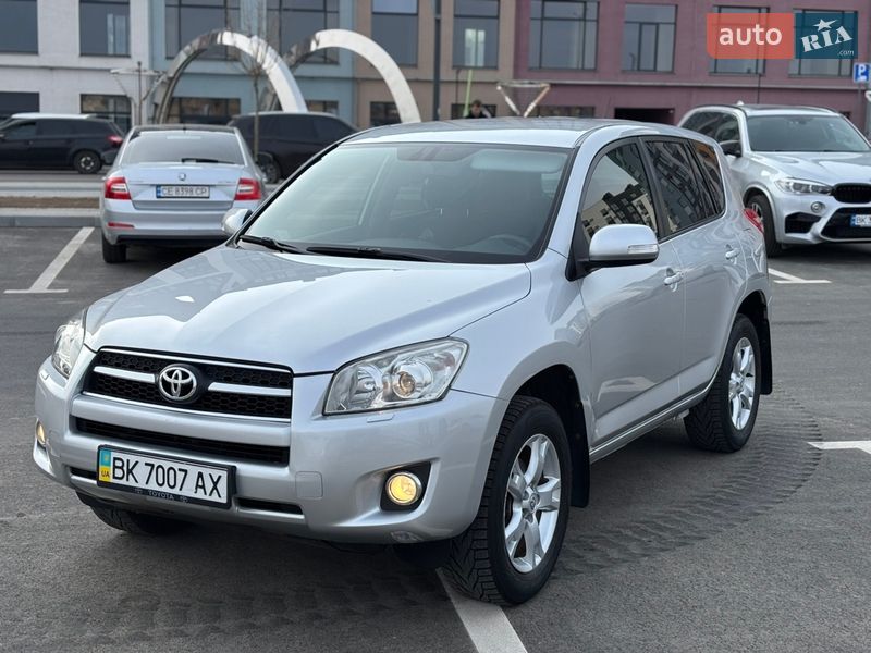 Внедорожник / Кроссовер Toyota RAV4 2009 в Ровно