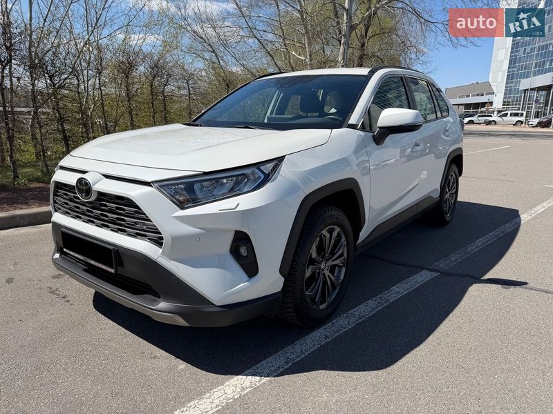Внедорожник / Кроссовер Toyota RAV4 2022 в Киеве
