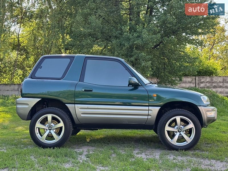 Внедорожник / Кроссовер Toyota RAV4 1999 в Смеле
