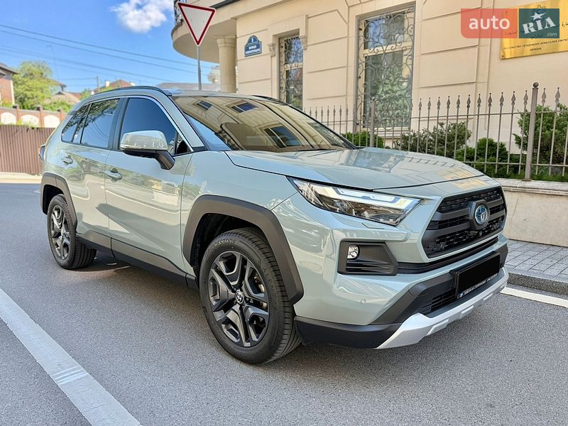 Внедорожник / Кроссовер Toyota RAV4 2023 в Киеве