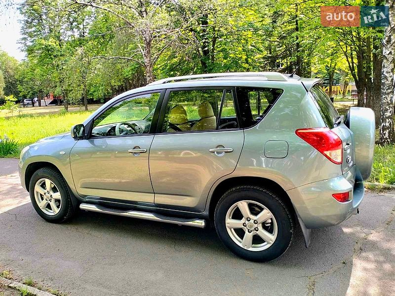Внедорожник / Кроссовер Toyota RAV4 2006 в Кривом Роге