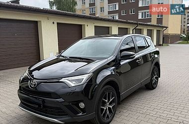 Позашляховик / Кросовер Toyota RAV4 2017 в Хмельницькому