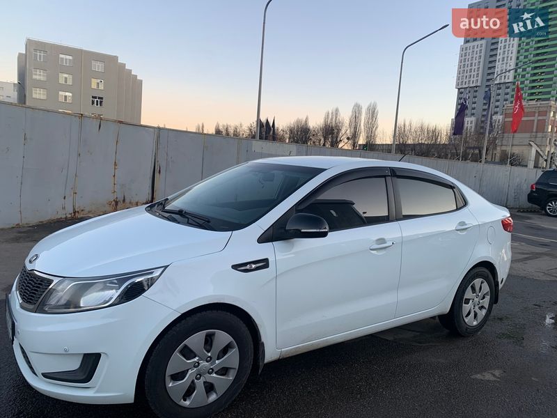 Седан Kia Rio 2013 в Києві