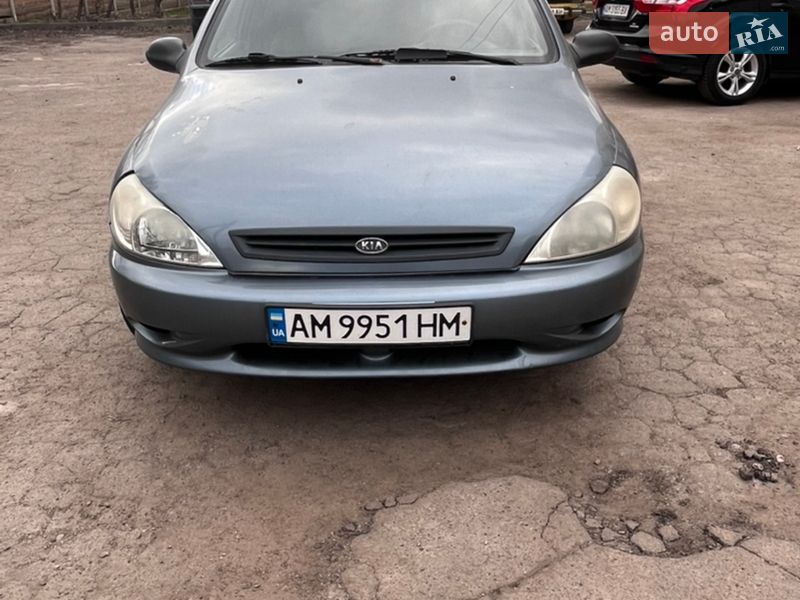 Седан Kia Rio 2002 в Житомире Седан Kia Rio 2002 в Житомире