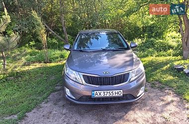 Седан Kia Rio 2012 в Будах