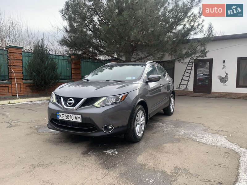 Внедорожник / Кроссовер Nissan Rogue Sport 2017 в Новомосковске