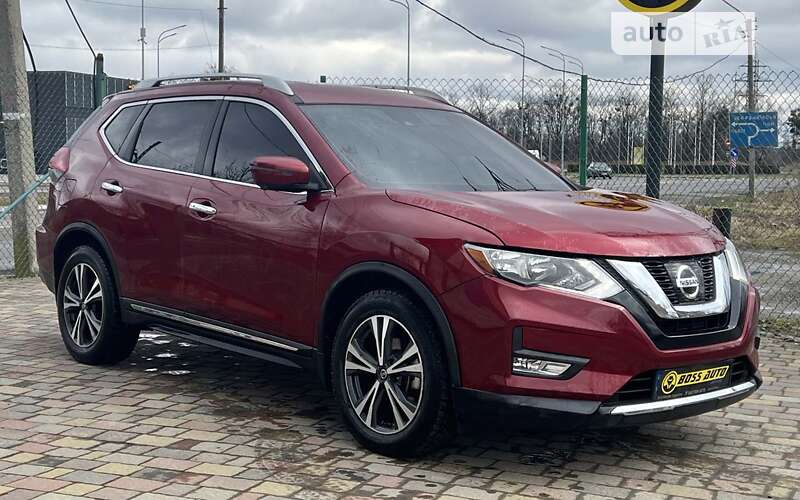 Внедорожник / Кроссовер Nissan Rogue 2017 в Стрые