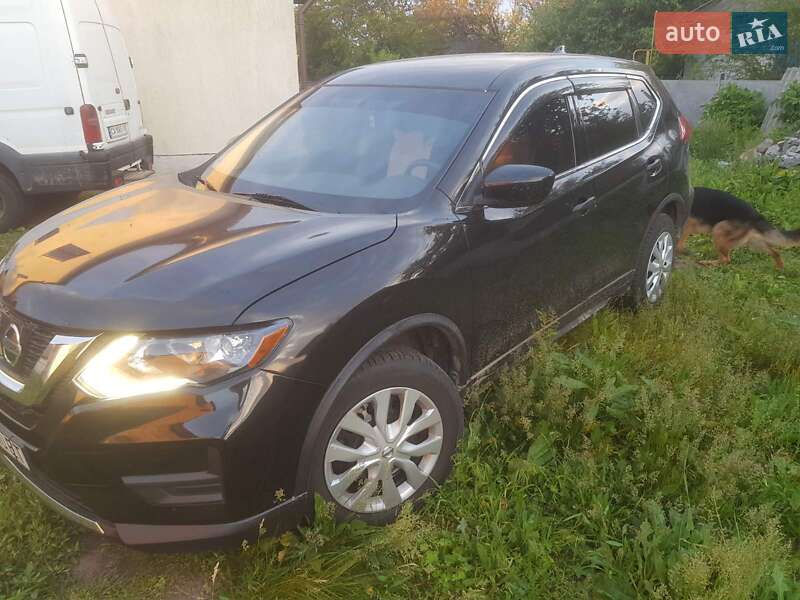 Внедорожник / Кроссовер Nissan Rogue 2017 в Черкассах