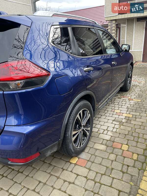 Внедорожник / Кроссовер Nissan Rogue 2017 в Ивано-Франковске