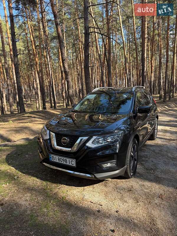 Внедорожник / Кроссовер Nissan Rogue 2019 в Полтаве