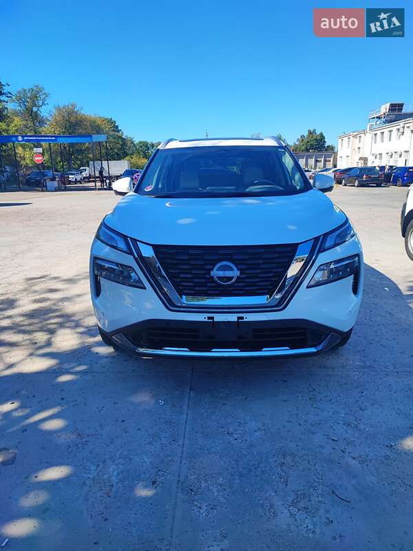 Внедорожник / Кроссовер Nissan Rogue 2023 в Киеве