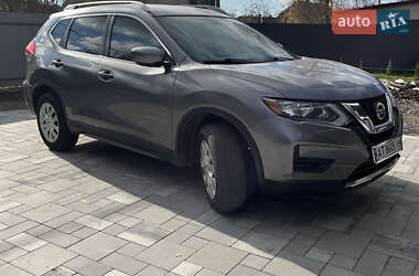 Внедорожник / Кроссовер Nissan Rogue 2016 в Калуше