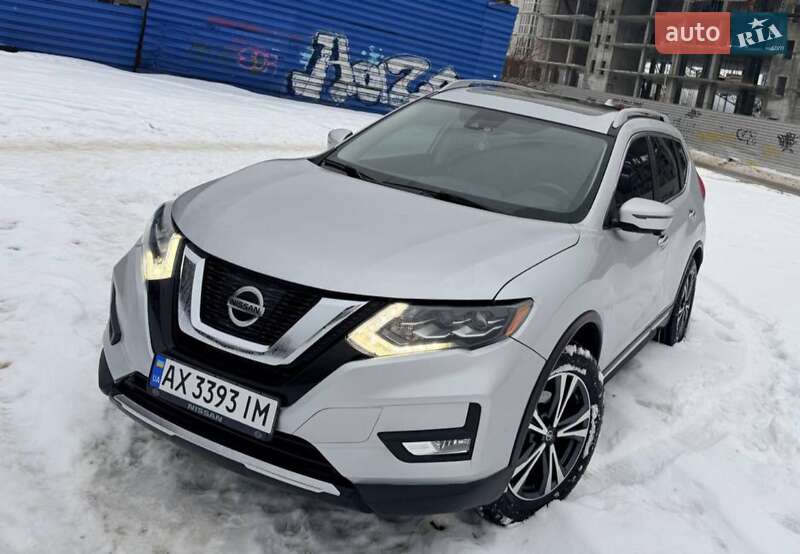 Внедорожник / Кроссовер Nissan Rogue 2017 в Харькове