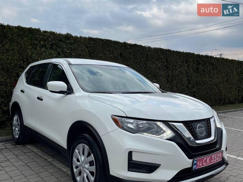 Позашляховик / Кросовер Nissan Rogue 2017 в Львові