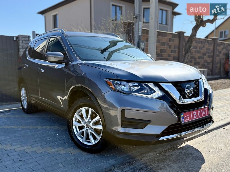 Внедорожник / Кроссовер Nissan Rogue 2017 в Киеве