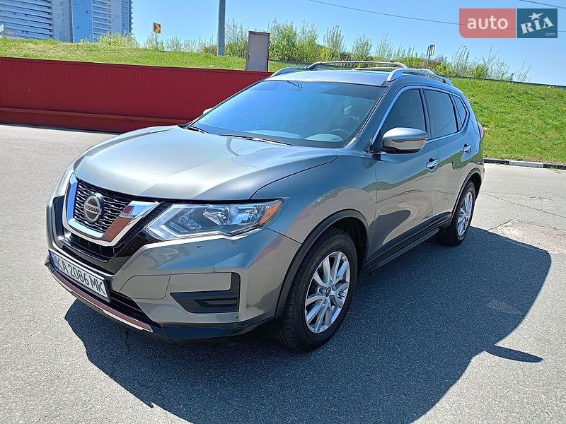 Внедорожник / Кроссовер Nissan Rogue 2017 в Киеве