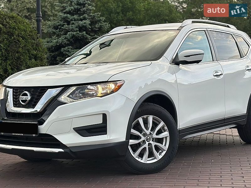 Внедорожник / Кроссовер Nissan Rogue 2016 в Днепре