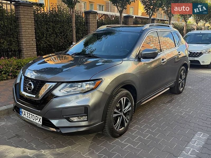 Внедорожник / Кроссовер Nissan Rogue 2017 в Запорожье