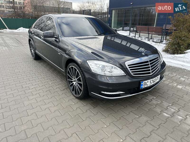 Седан Mercedes-Benz S-Class 2011 в Львове Седан Mercedes-Benz S-Class 2011 в Львове